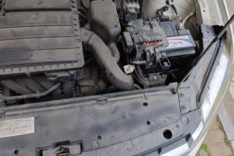 Used Volkswagen Santana 2013 1.4L Manual Comfort Edition Engine Bay Left