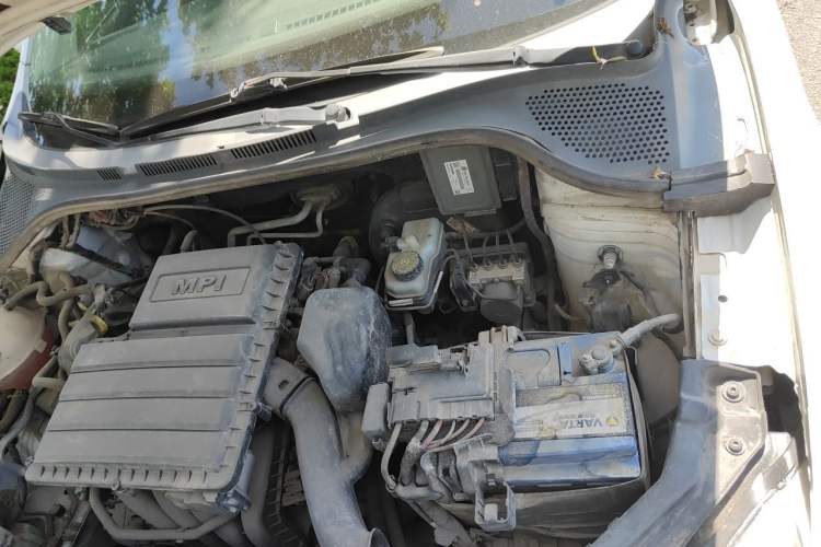 Used Volkswagen Santana 2013 1.6L Manual Comfort Edition Engine Bay Left