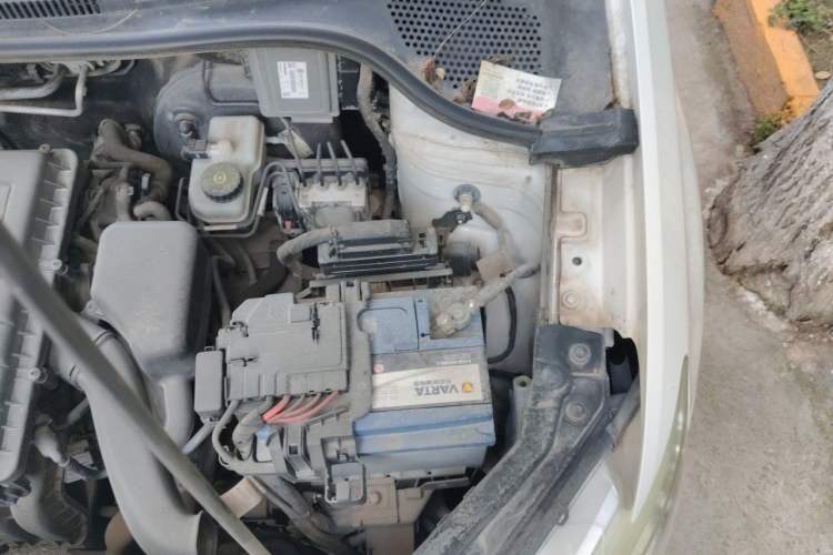 Used Volkswagen Santana 2013 1.6L Automatic Fashion Edition Engine Bay Left