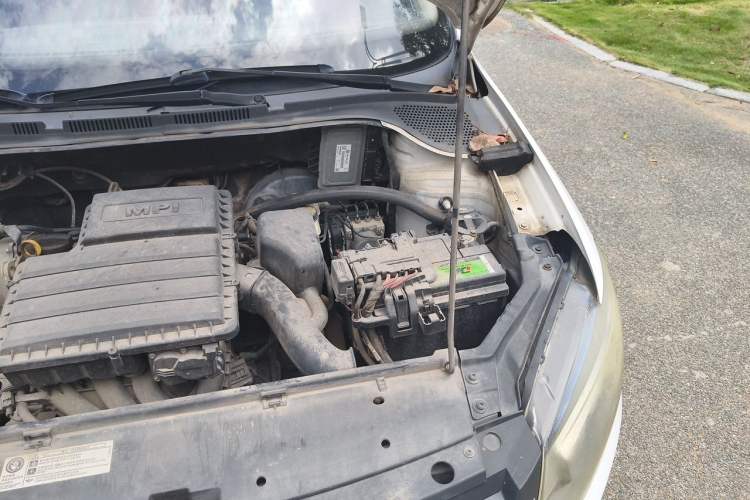 Used Volkswagen Santana 2013 1.4L Manual Fashion Edition Engine Bay Left