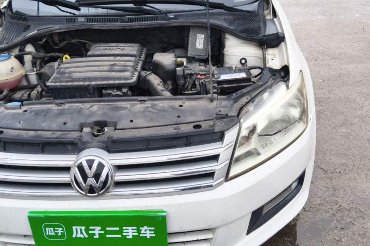 Used Volkswagen Santana 2013 1.6L Manual Comfort Edition Engine Bay Left