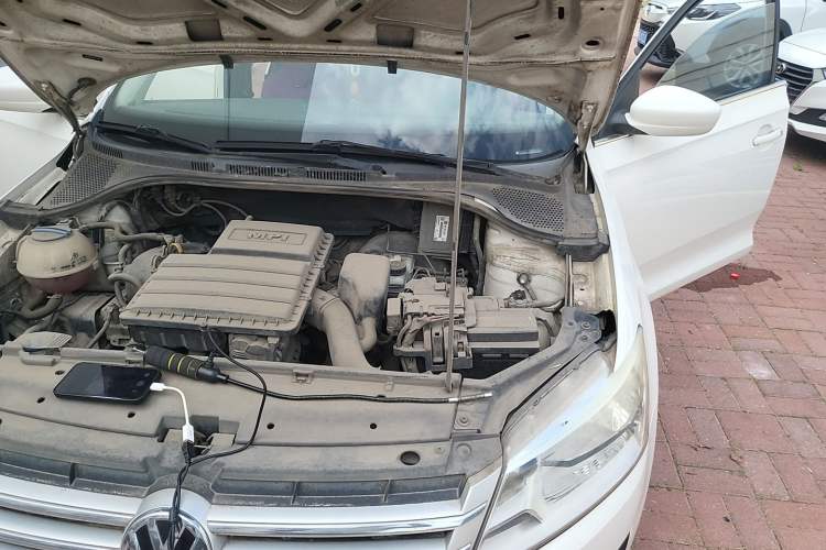 Used Volkswagen Santana 2013 1.6L Manual Comfort Edition Engine Bay Left