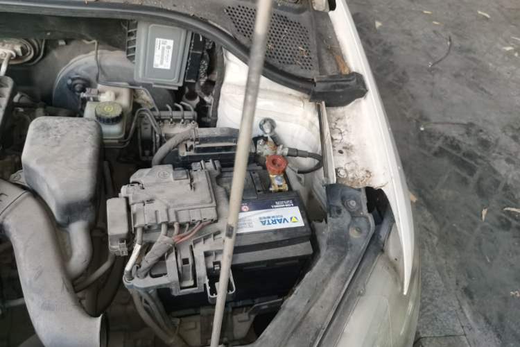 Used Volkswagen Santana 2013 1.6L Automatic Comfort Edition Engine Bay Left