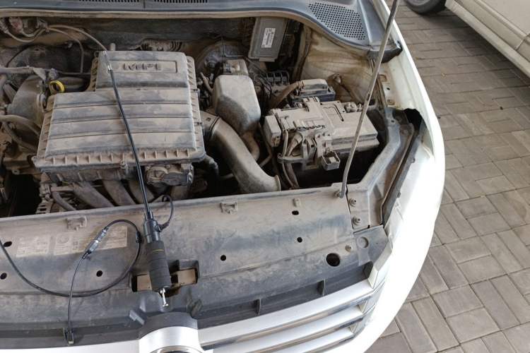 Used Volkswagen Santana 2013 1.6L Automatic Comfort Edition Engine Bay Left