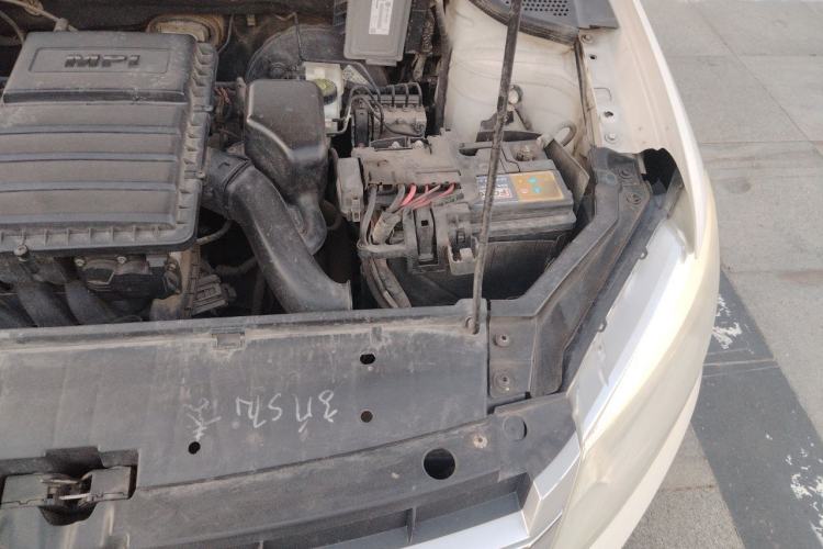 Used Volkswagen Santana 2013 1.4L Manual Comfort Edition Engine Bay Left
