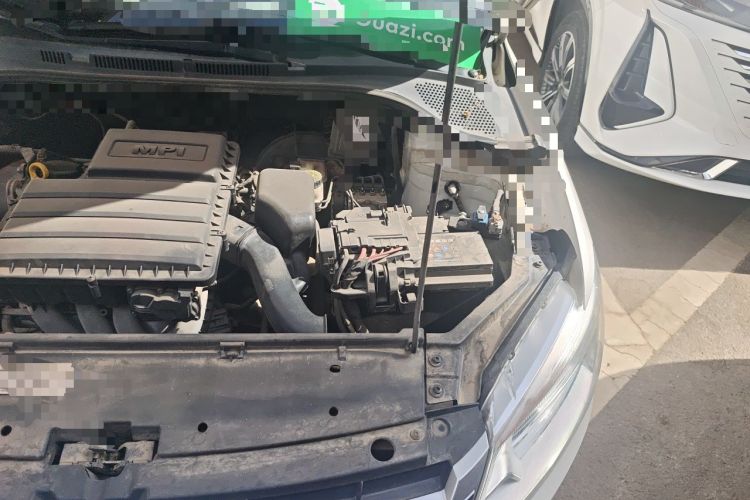 Used Volkswagen Santana 2013 1.6L Manual Comfort Edition Engine Bay Left