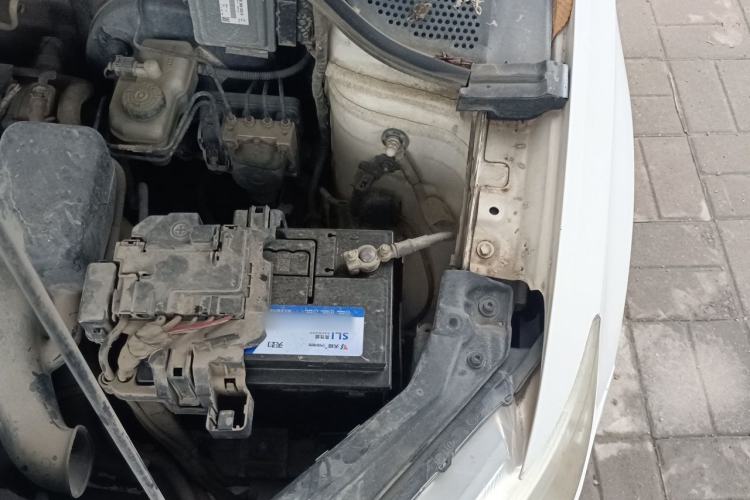 Used Volkswagen Santana 2013 1.6L Manual Comfort Edition Engine Bay Left