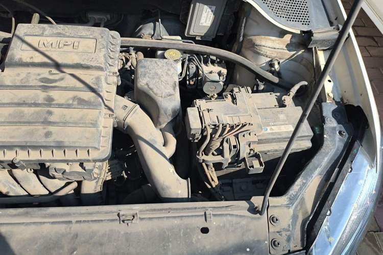 Used Volkswagen Santana 2013 1.6L Manual Comfort Edition Engine Bay Left