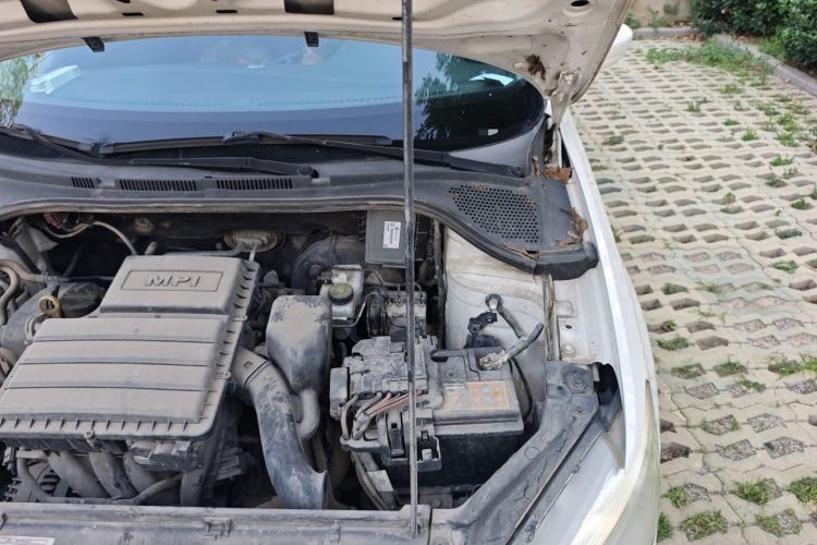 Used Volkswagen Santana 2013 1.4L Manual Fashion Edition Engine Bay Left