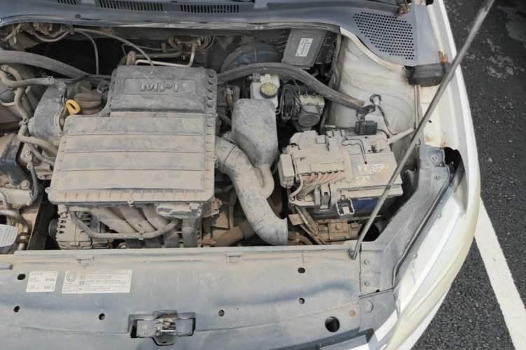 Used Volkswagen Santana 2013 1.4L Manual Fashion Edition Engine Bay Left