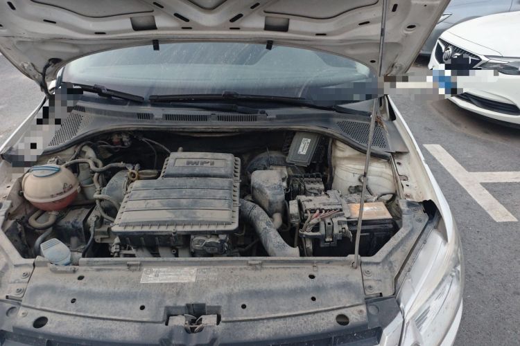 Used Volkswagen Santana 2013 1.6L Manual Comfort Edition Engine Bay Left