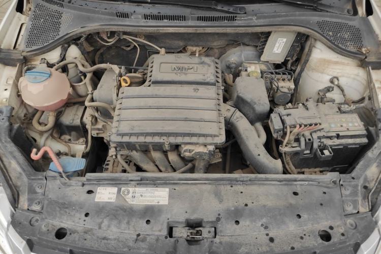Used Volkswagen Santana 2013 1.6L Manual Comfort Edition Engine Bay