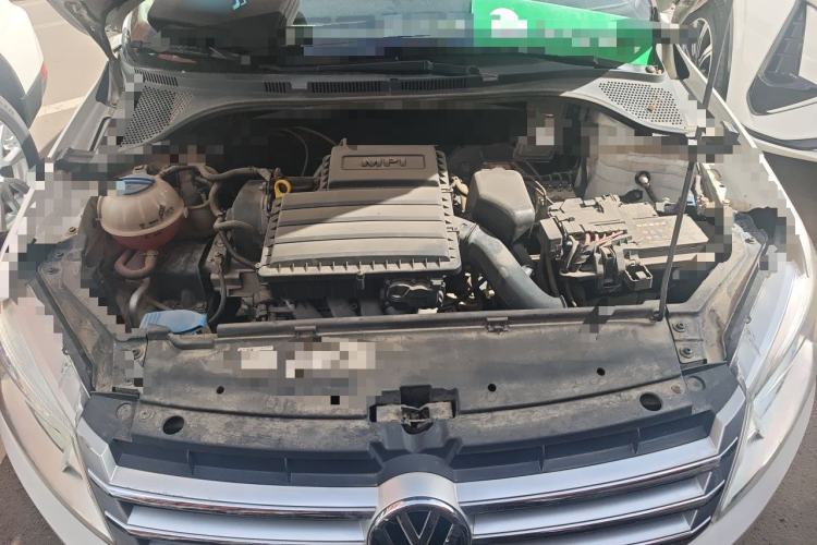 Used Volkswagen Santana 2013 1.6L Manual Comfort Edition Engine Bay
