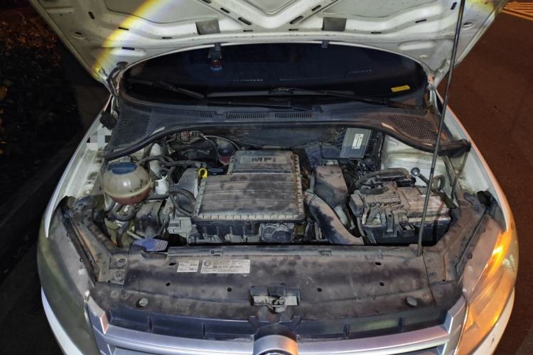 Used Volkswagen Santana 2013 1.6L Automatic Fashion Edition Engine Bay