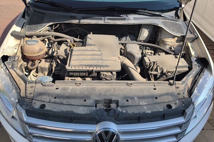 Used Volkswagen Santana 2013 1.6L Manual Comfort Edition Engine Bay