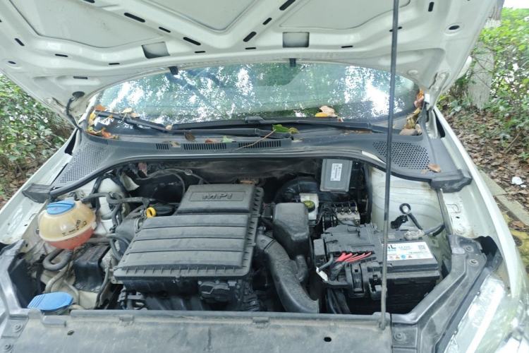 Used Volkswagen Santana 2013 1.4L Manual Fashion Edition Engine Bay