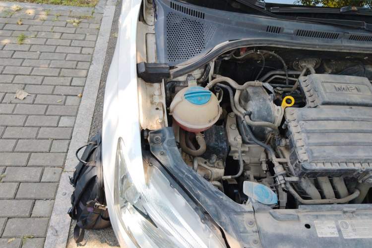Used Volkswagen Santana 2013 1.4L Manual Fashion Edition Engine Bay Right