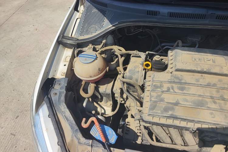 Used Volkswagen Santana 2013 1.4L Manual Comfort Edition Engine Bay Right
