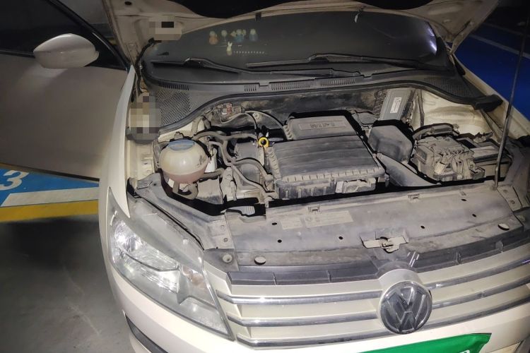 Used Volkswagen Santana 2013 1.6L Automatic Comfort Edition Engine Bay Right