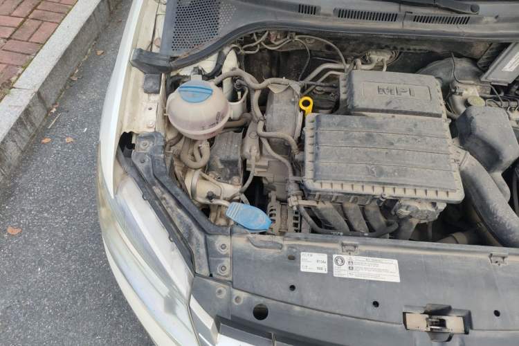 Used Volkswagen Santana 2013 1.4L Manual Fashion Edition Engine Bay Right