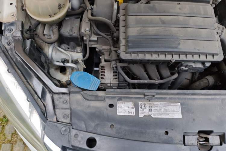 Used Volkswagen Santana 2013 1.4L Manual Comfort Edition Engine Bay Right