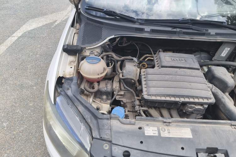 Used Volkswagen Santana 2013 1.4L Manual Fashion Edition Engine Bay Right