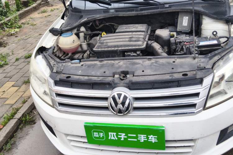 Used Volkswagen Santana 2013 1.6L Manual Comfort Edition Engine Bay Right