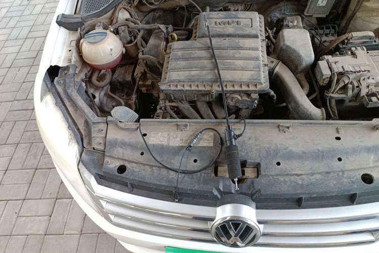 Used Volkswagen Santana 2013 1.6L Automatic Comfort Edition Engine Bay Right