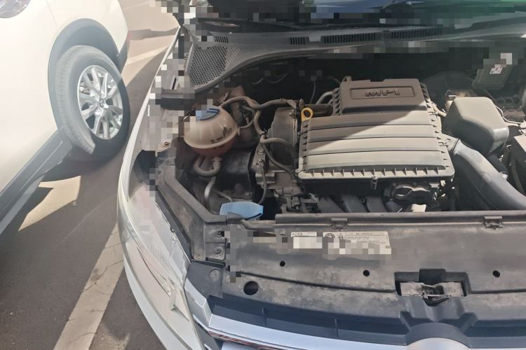 Used Volkswagen Santana 2013 1.6L Manual Comfort Edition Engine Bay Right