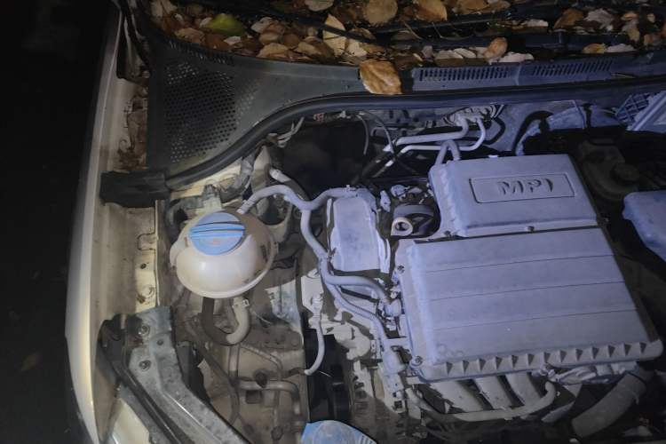 Used Volkswagen Santana 2013 1.6L Automatic Comfort Edition Engine Bay Right