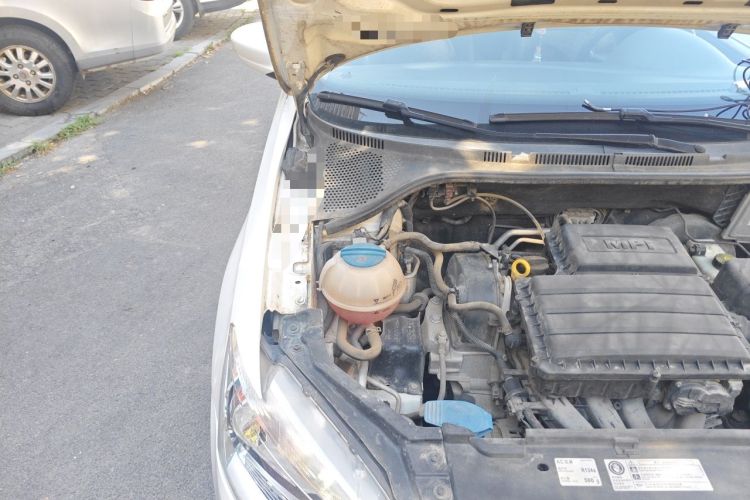 Used Volkswagen Santana 2013 1.6L Automatic Comfort Edition Engine Bay Right