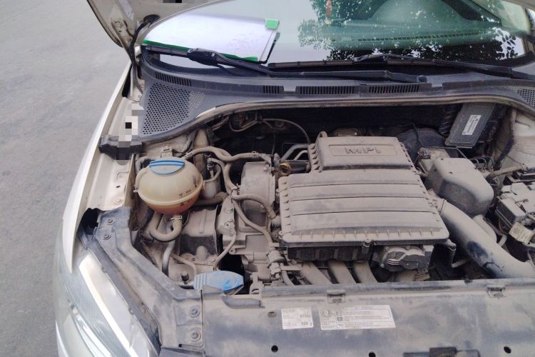 Used Volkswagen Santana 2013 1.6L Automatic Comfort Edition Engine Bay Right