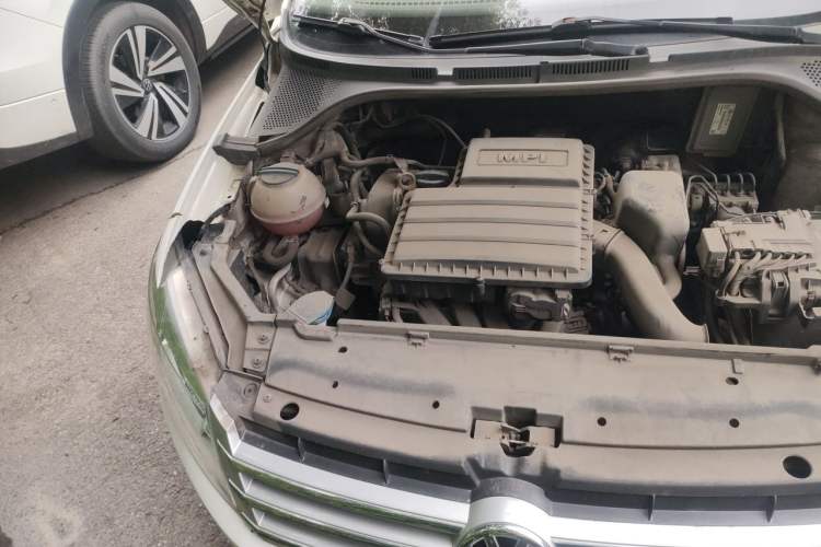 Used Volkswagen Santana 2013 1.4L Manual Comfort Edition Engine Bay Right