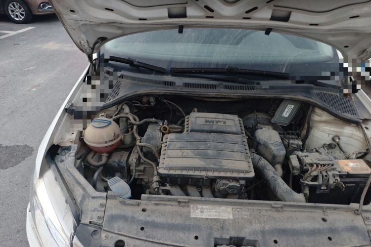 Used Volkswagen Santana 2013 1.6L Manual Comfort Edition Engine Bay Right