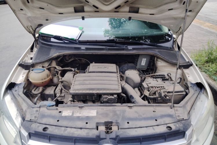 Used Volkswagen Santana 2013 1.6L Automatic Comfort Edition Engine Bay