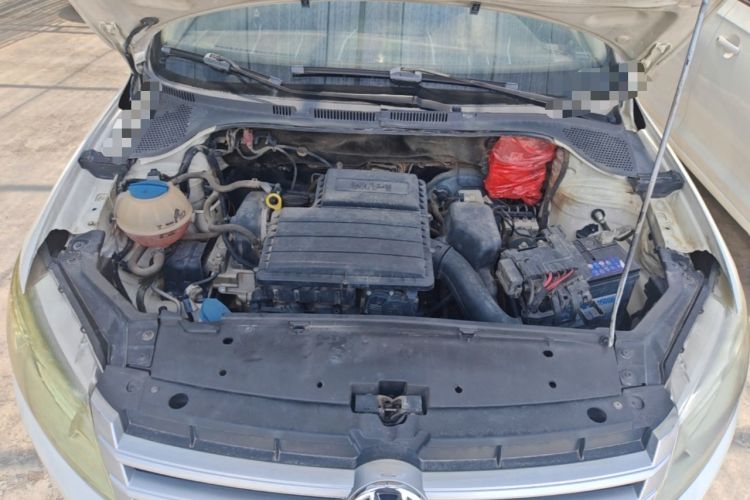 Used Volkswagen Santana 2013 1.6L Manual Fashion Edition Engine Bay
