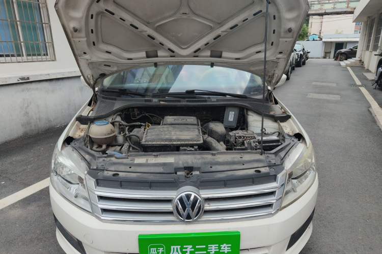 Used Volkswagen Santana 2013 1.6L Manual Comfort Edition Engine Bay
