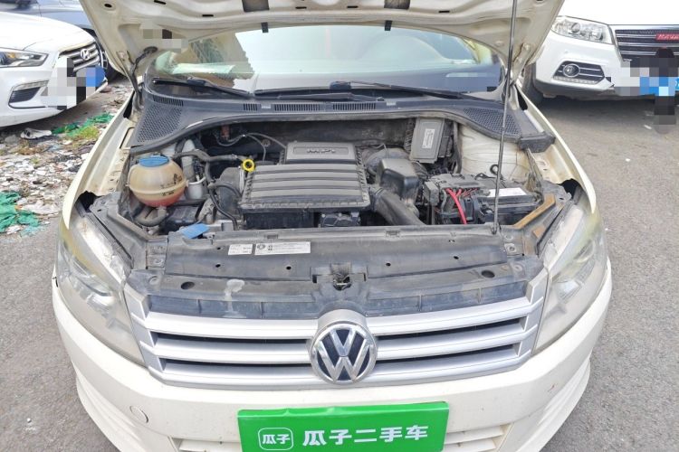 Used Volkswagen Santana 2013 1.6L Manual Fashion Edition Engine Bay