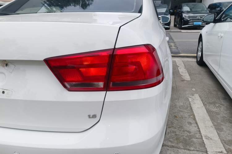 Used Volkswagen Santana 2013 1.6L Automatic Comfort Edition Exterior 1
