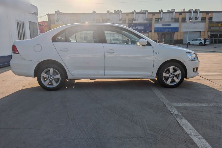 Used Volkswagen Santana 2013 1.4L Manual Comfort Edition Exterior 2