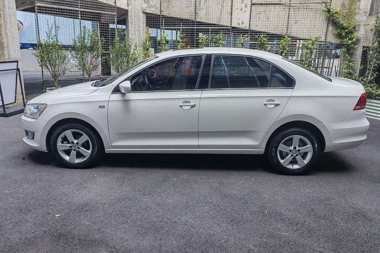 Used Volkswagen Santana 2013 1.6L Automatic Comfort Edition Exterior 6