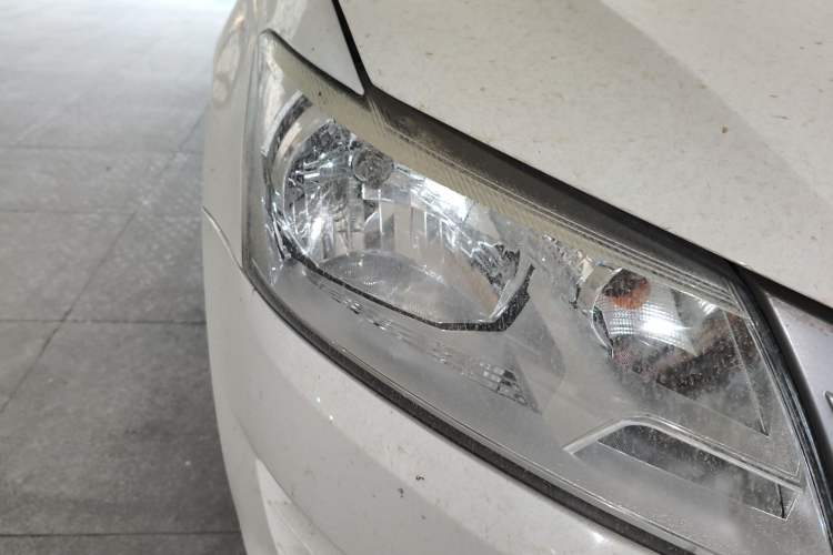 Used Volkswagen Santana 2013 1.6L Manual Fashion Edition Exterior 6
