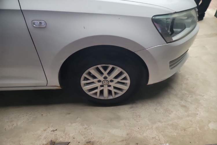 Used Volkswagen Santana 2013 1.4L Manual Fashion Edition Exterior 7