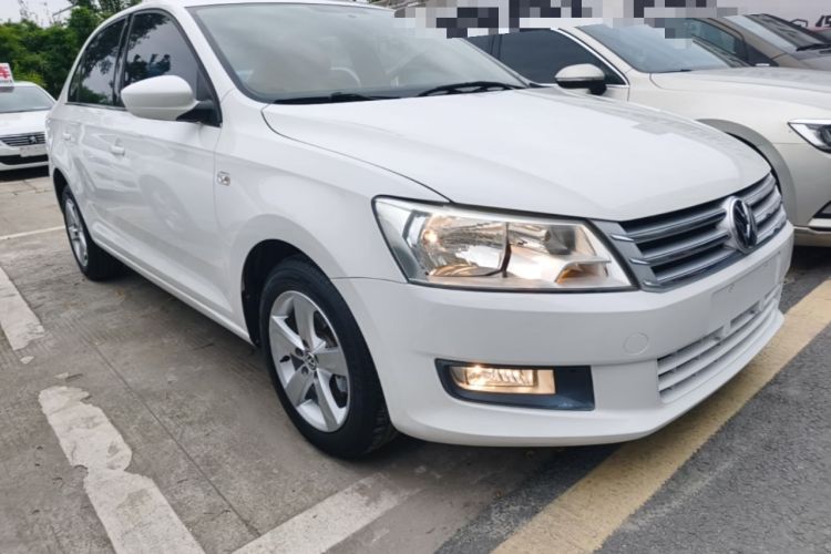 Used Volkswagen Santana 2013 1.6L Automatic Comfort Edition Front Right 45 Deg