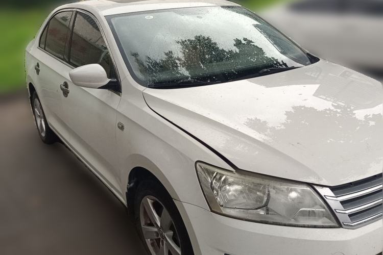 Used Volkswagen Santana 2013 1.6L Manual Comfort Edition Front Right 45 Deg