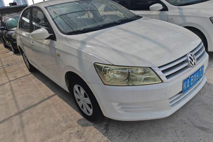 Used Volkswagen Santana 2013 1.6L Manual Fashion Edition Front Right 45 Deg