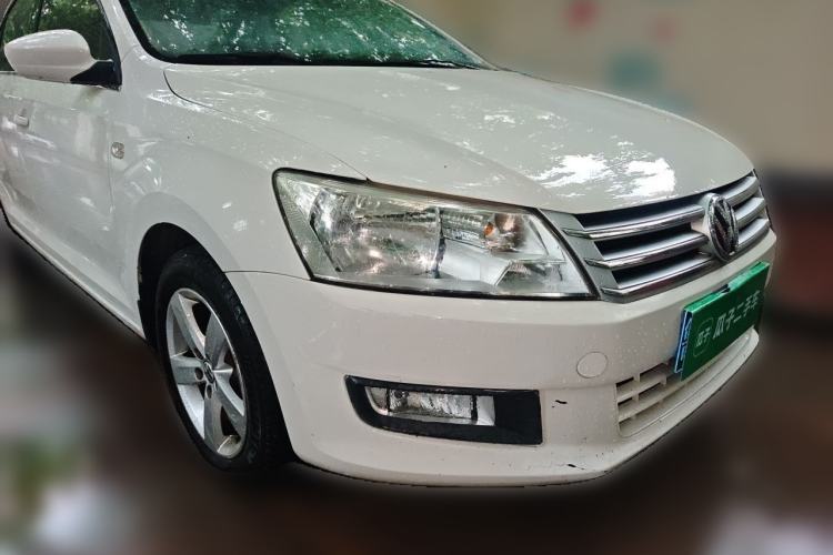 Used Volkswagen Santana 2013 1.6L Automatic Comfort Edition Front Right 45 Deg