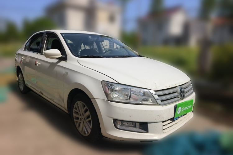 Used Volkswagen Santana 2013 1.6L Automatic Luxury Edition Front Right 45 Deg