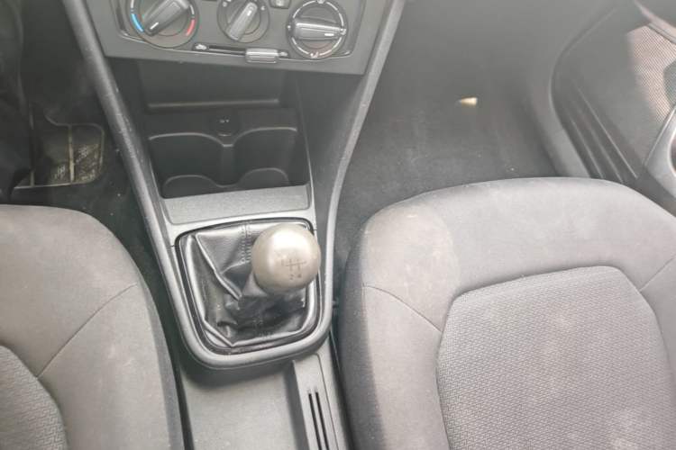 Used Volkswagen Santana 2013 1.6L Manual Fashion Edition Gear Lever