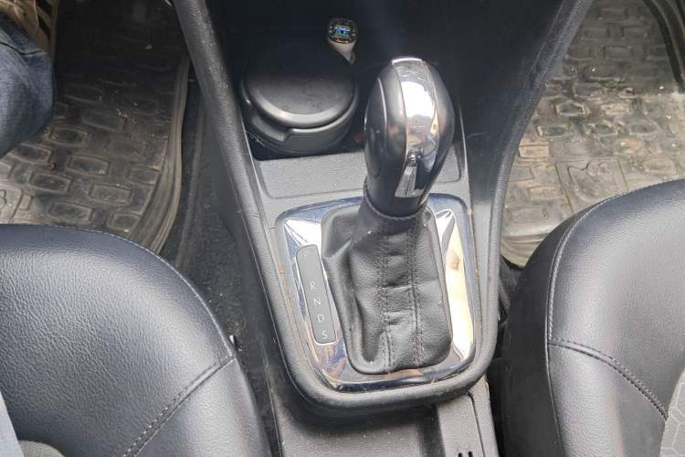 Used Volkswagen Santana 2013 1.6L Automatic Comfort Edition Gear Lever